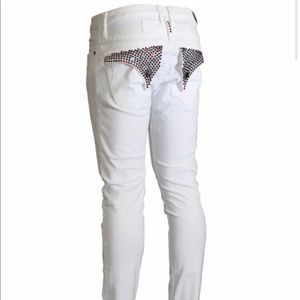 These are brand new jeans never worn.